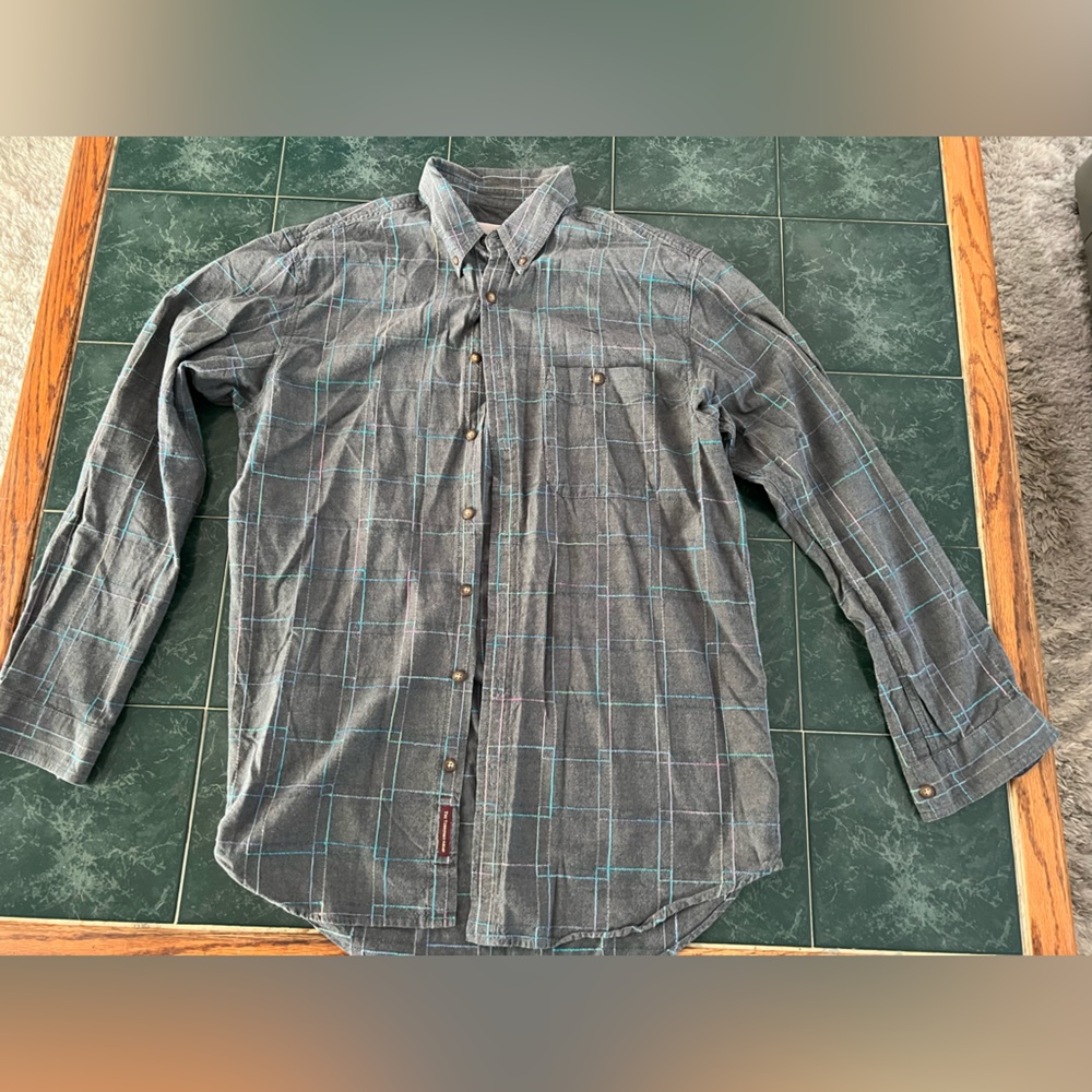 The Territory Ahead long sleeve button down shirt. Men’s Large Tall